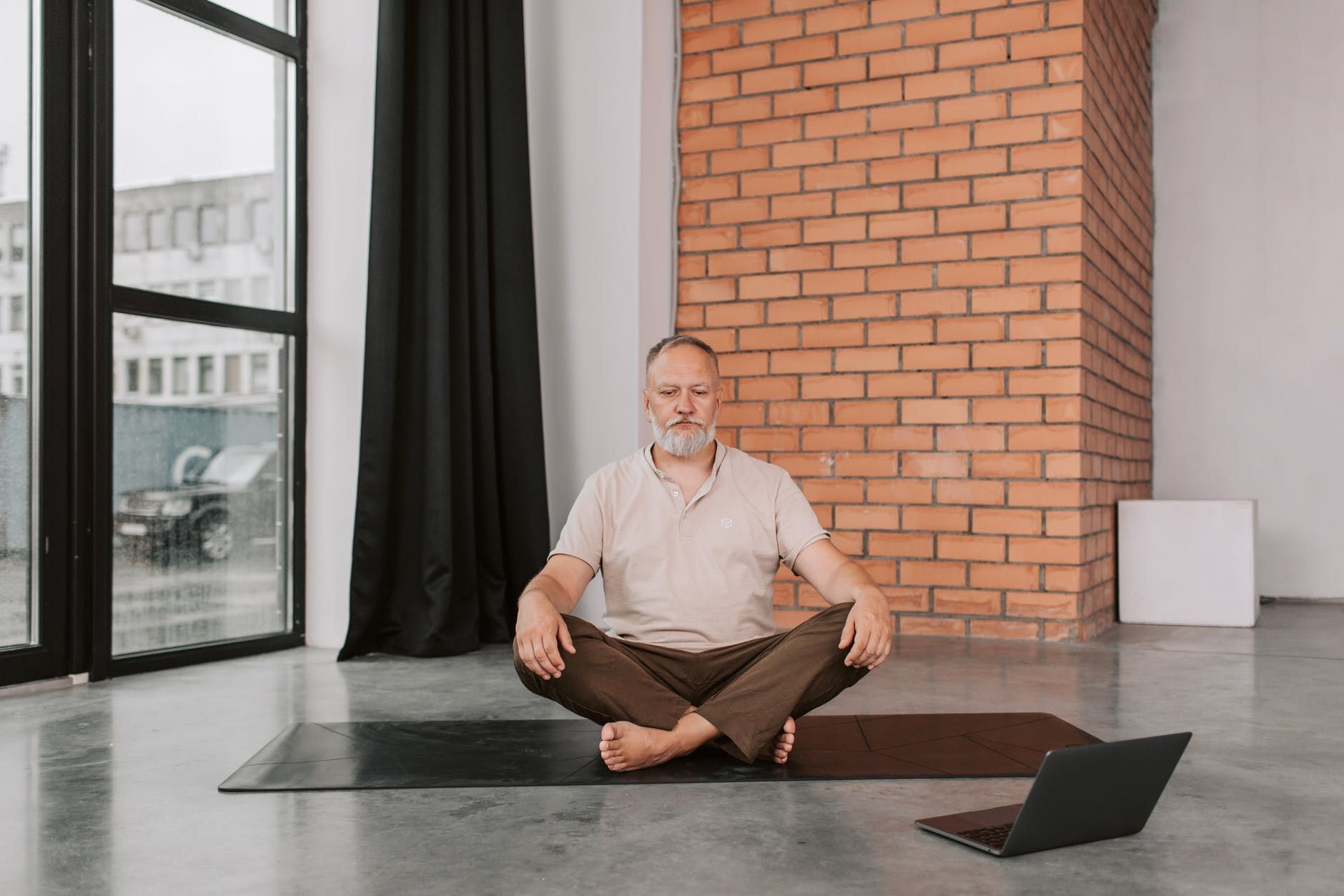 3.jpeg Sukhasana (Easy Pose)