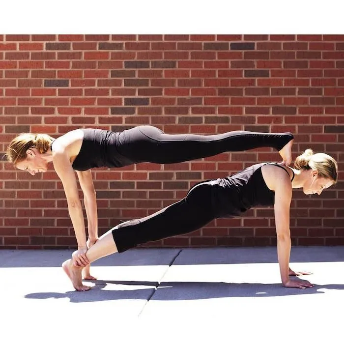 Double plank pose (advanced level)