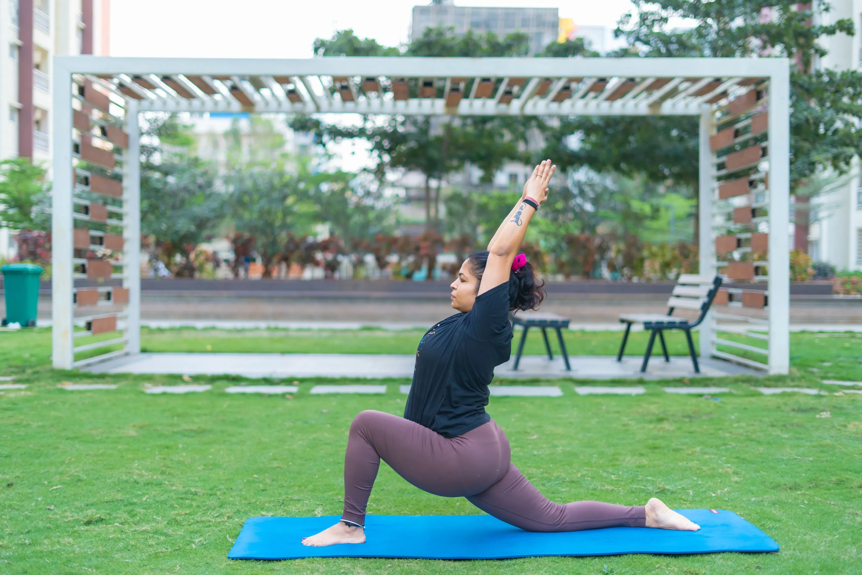 2 Anjaneyasana (Low Lunge).jpg Anjaneyasana (Low Lunge)
