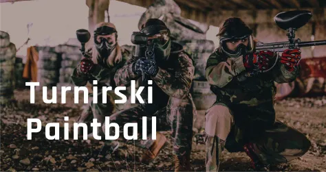 slika sa vojnicima koji klece i pise turnirski paintball