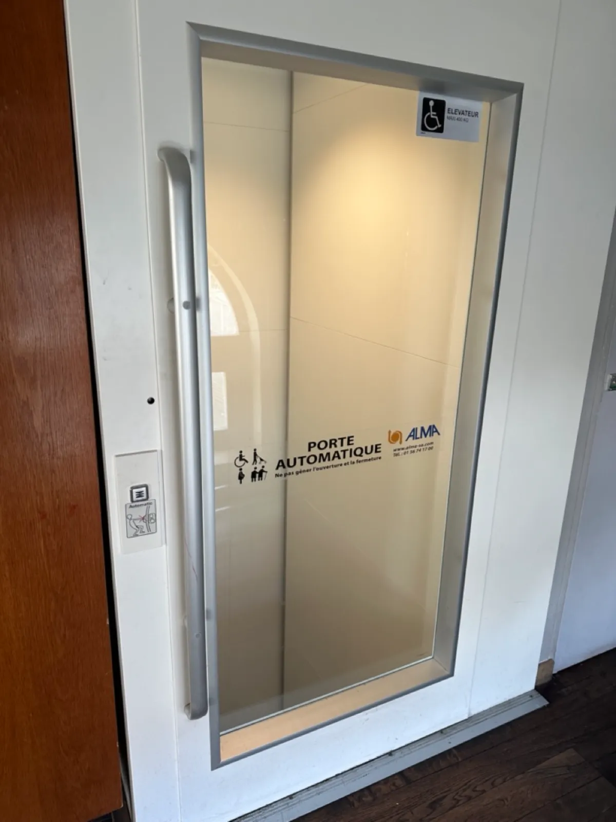 Accessible lift to first floor in Poinçon