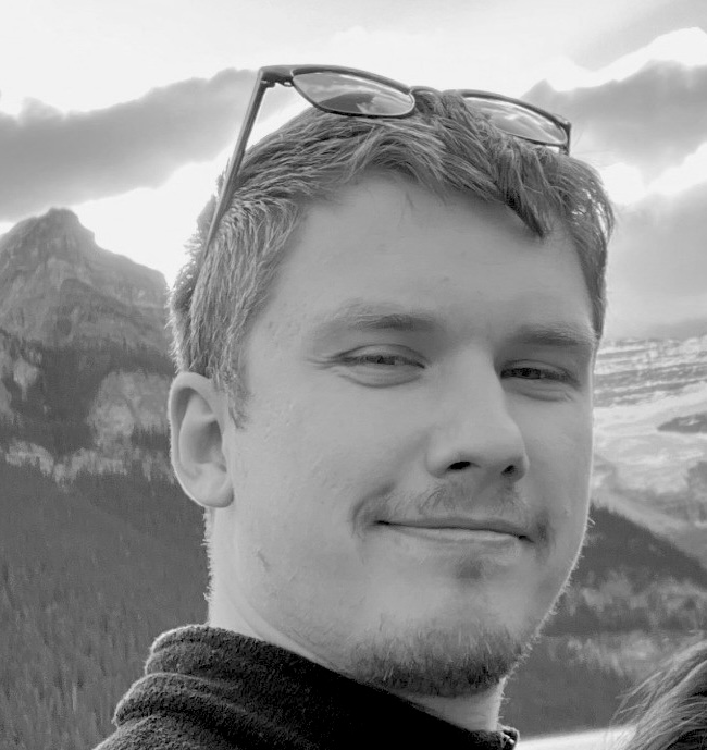 [team] image of team member (for a mobile gaming)