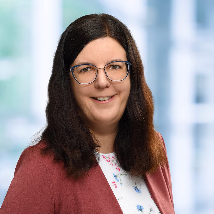 Portrait von Miriam Bredow
