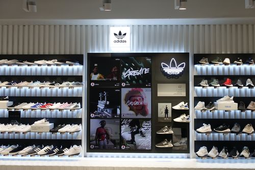Digital Signage in Addidas Store
