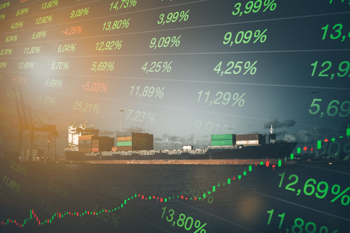 Oil price growth with tankers in the background