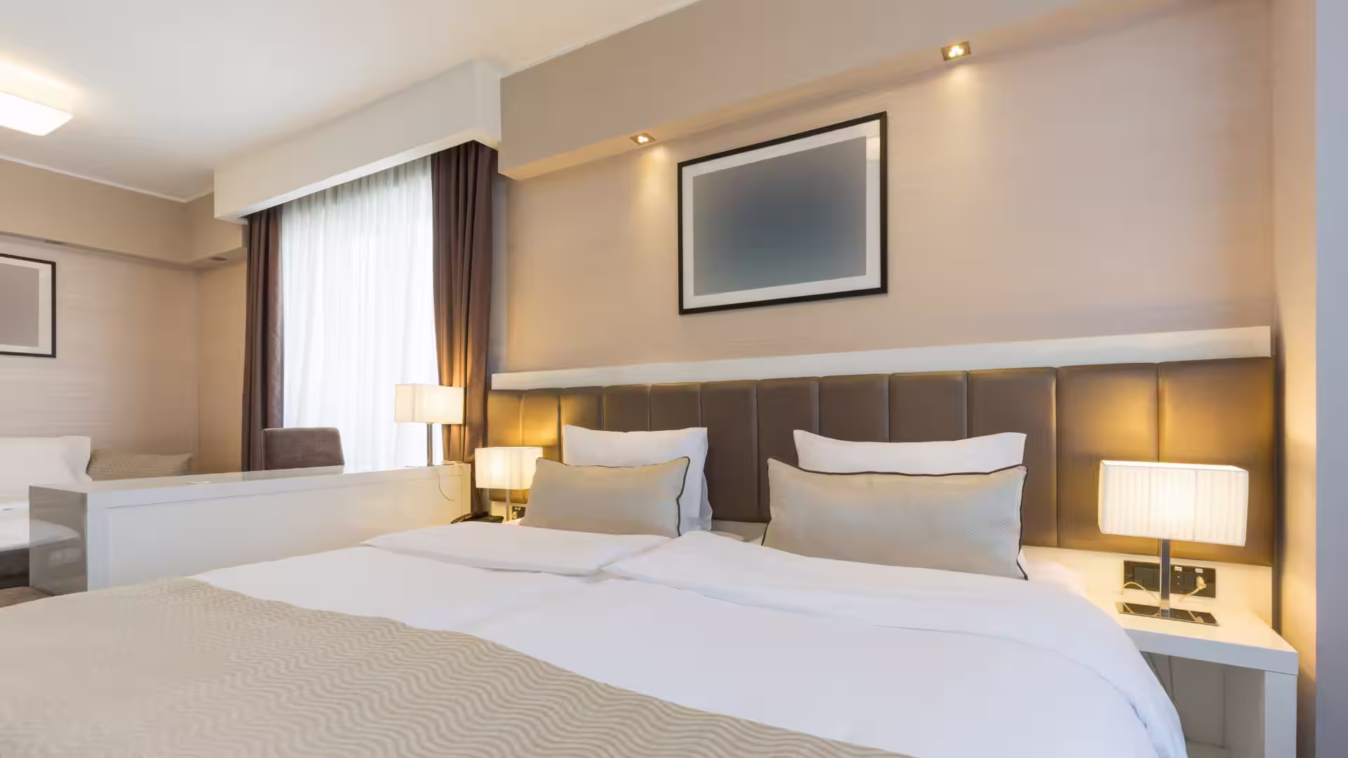 Clean hotel room submitted for an AI cleanliness audit