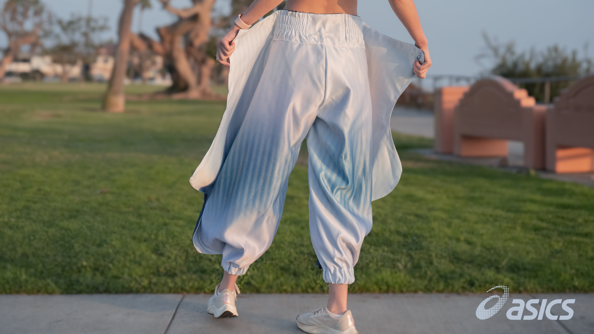 The cover picture for the Asics Bloom pants