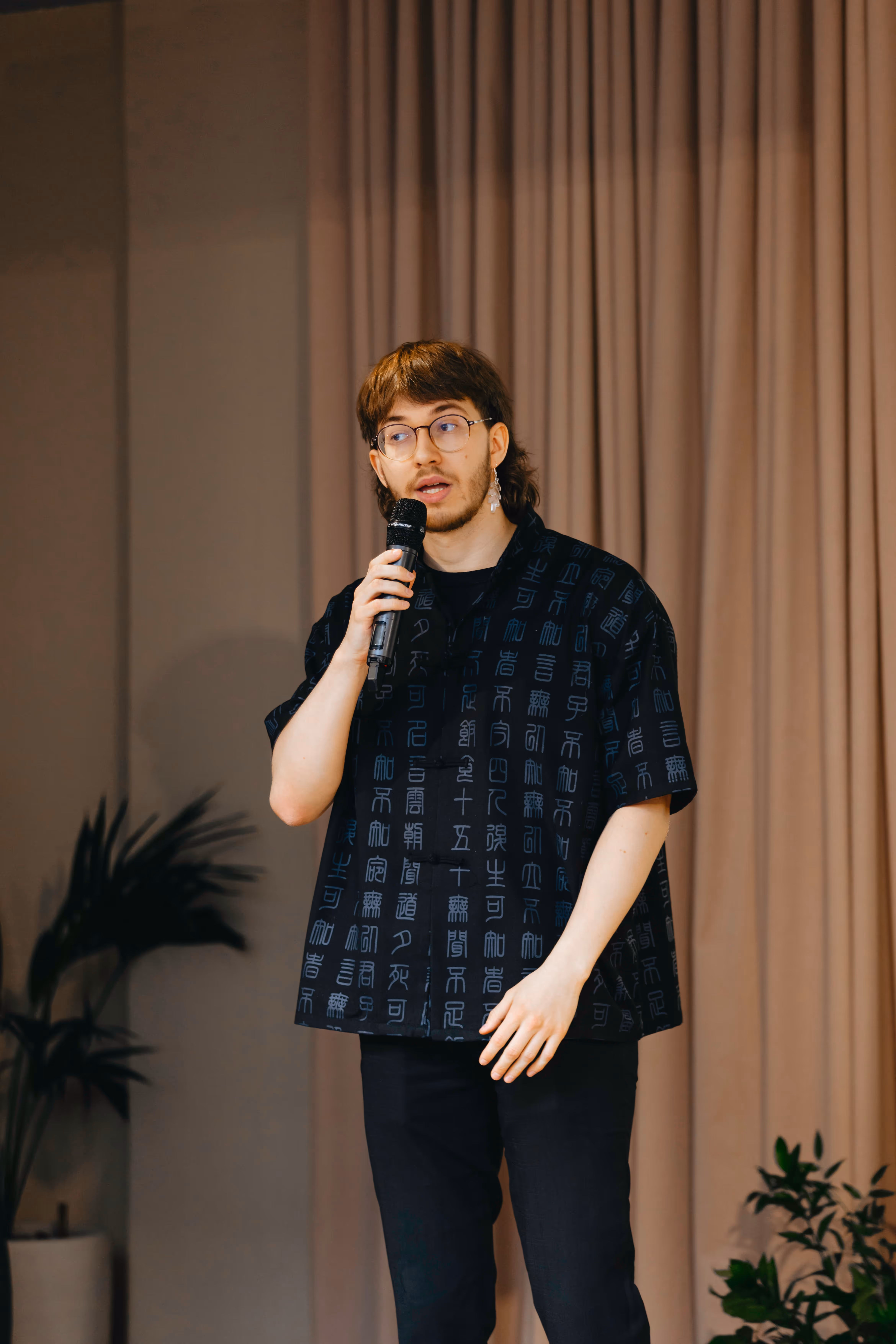 Picture of Radovan standing during the IDBM Gala pitch