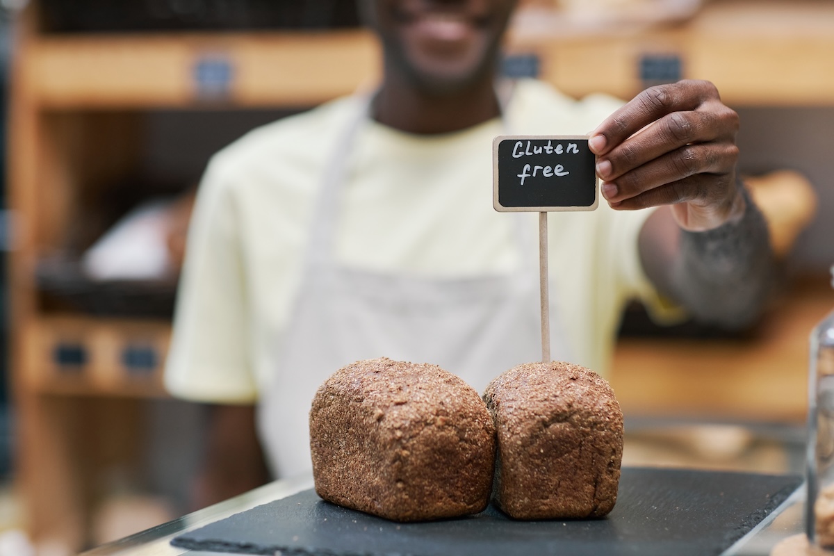 Baker labeling baked good as gluten free