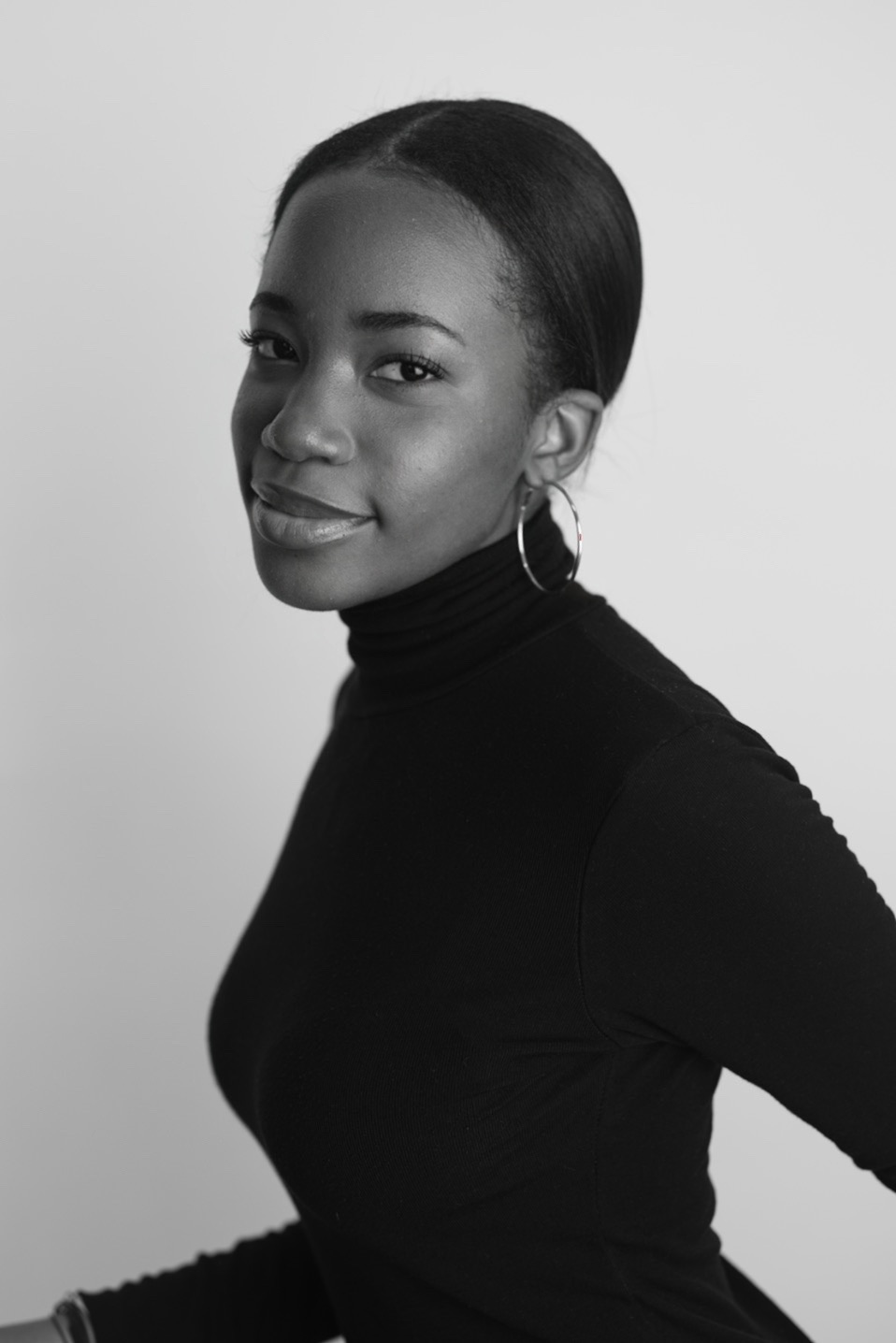 Portrait of Arelis Nguema Maye, founder of L’Archiviste art advisory