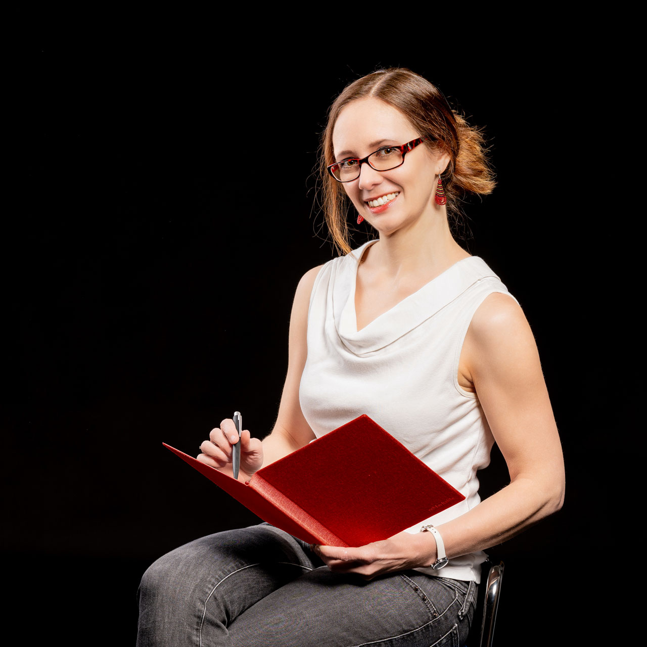 Portrait Monika Greinz mit Buch