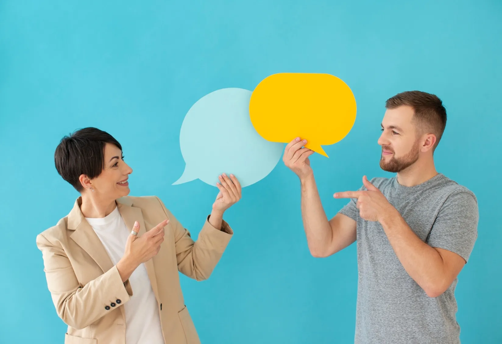 Cómo tener una comunicación asertiva: 5 Técnicas (con Ejemplos)