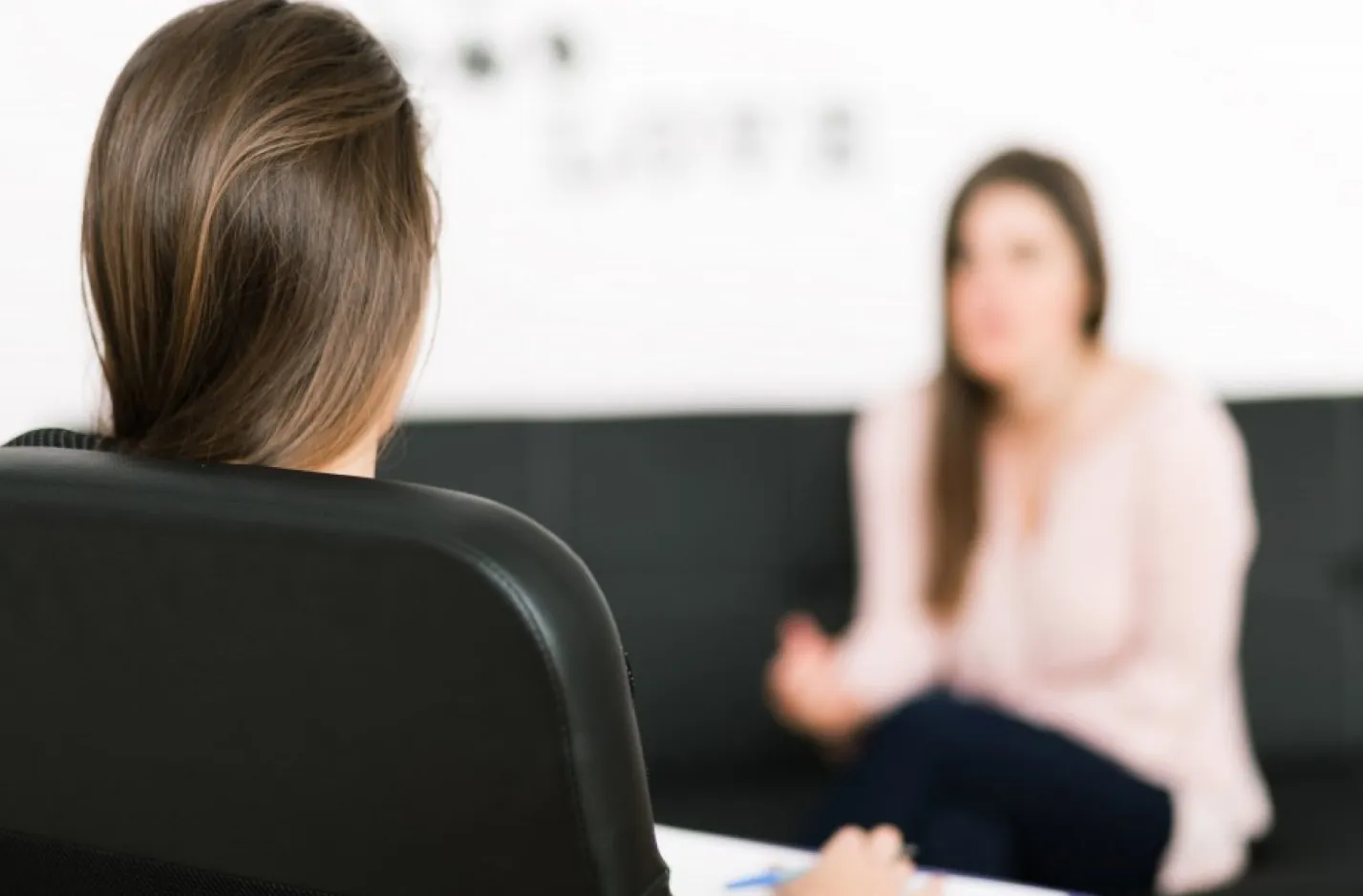 Qué esperar de tu primera sesión con el psicólogo (Guía 2025)