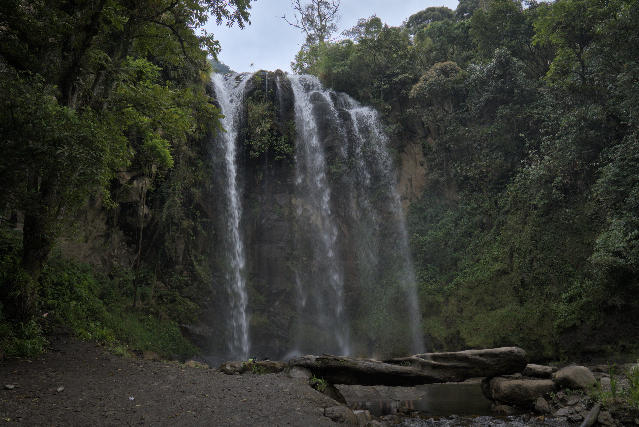 El Silencio Waterfall - Baños de Agua Santa