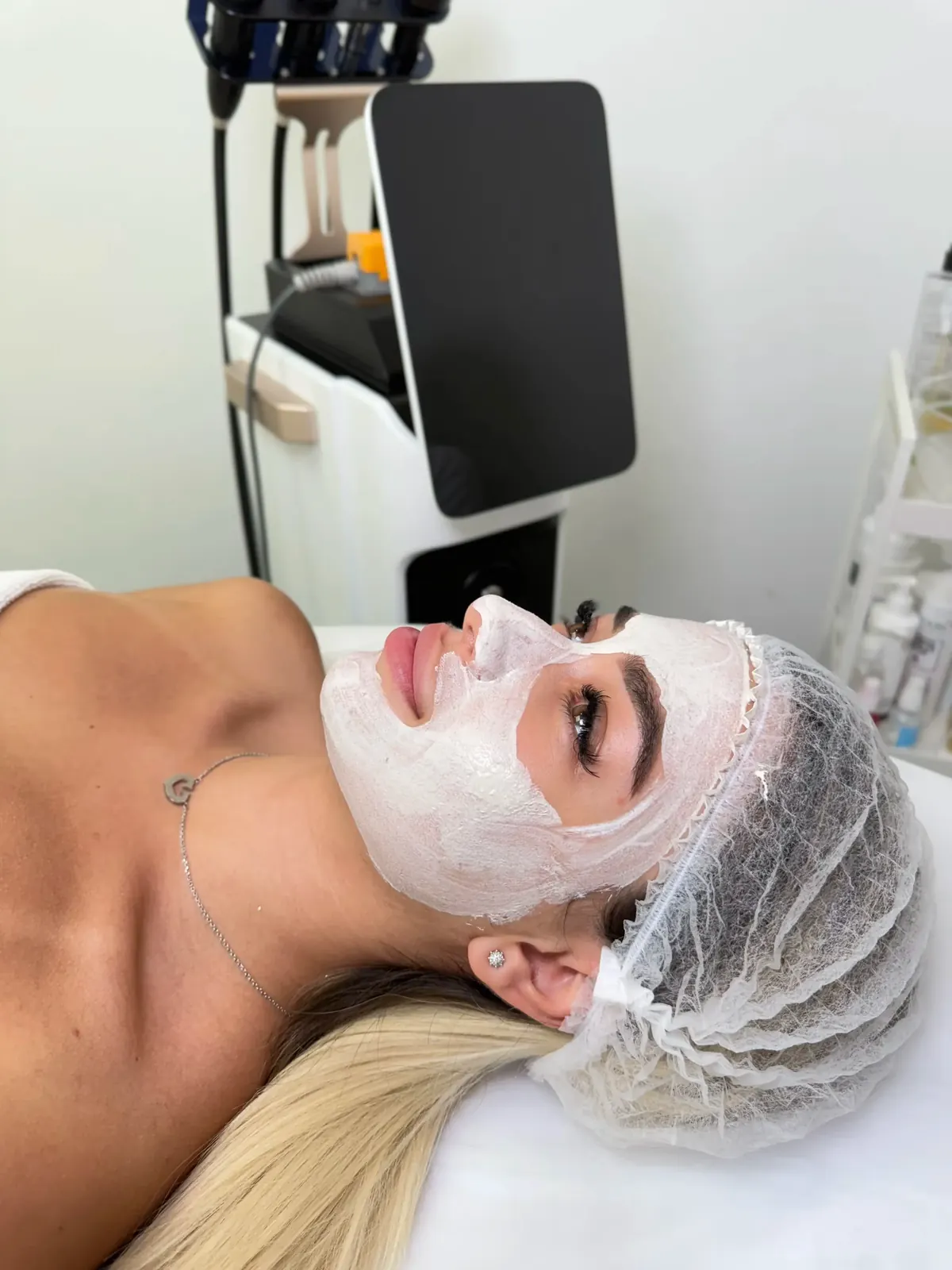 Spotless Glow — aesthetic treatment at Alef Med clinic in Valencia