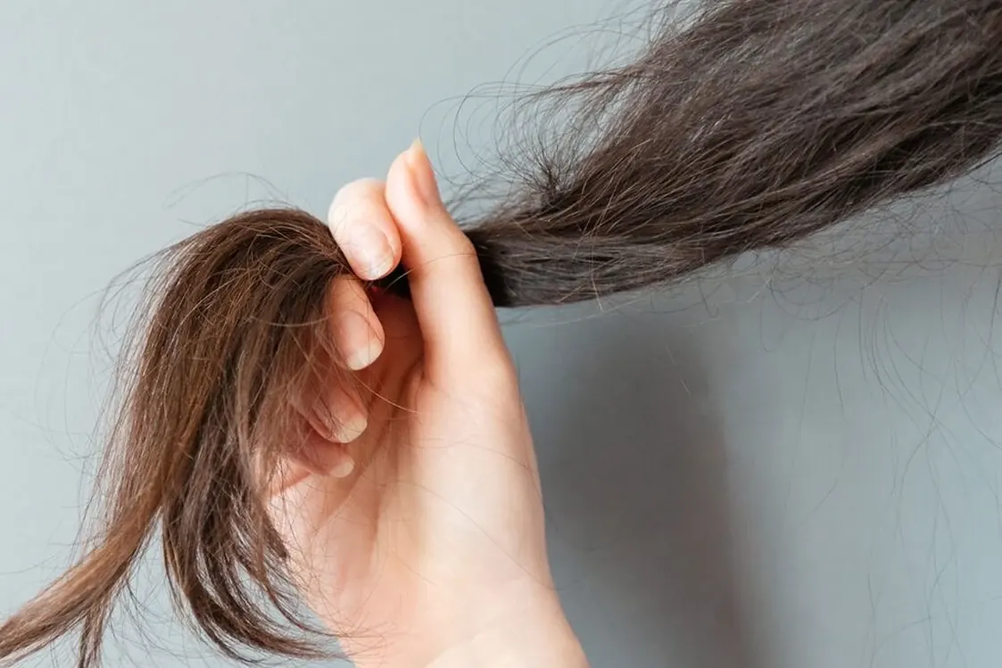 Cabello debilitado tratado con Hair Booster en Alef Med Valencia