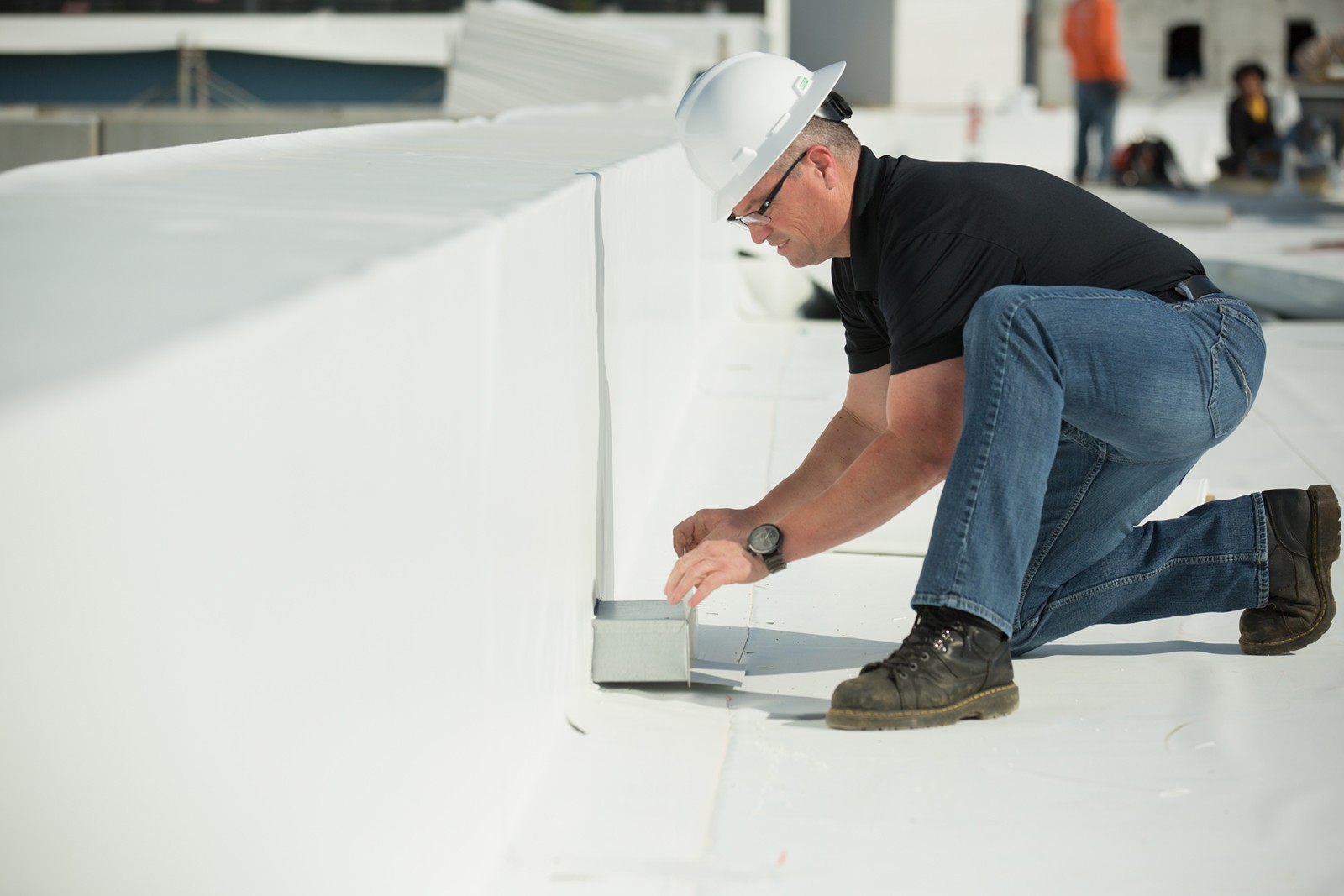 Pros and Cons of Various Roofing Styles for Commercial Buildings