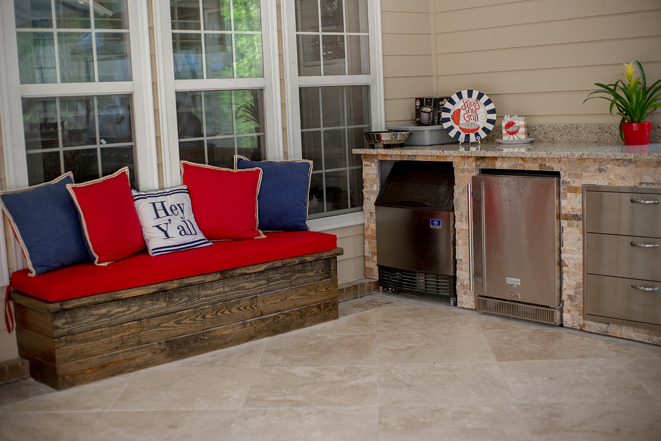 Transform Your Backyard with a Custom Screen Room or Porch