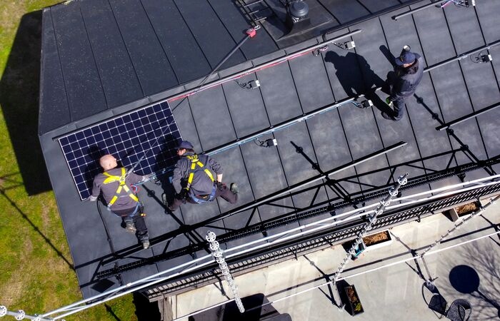 Comment économiser avec les panneaux solaires en 2026 ?