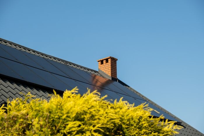 Reduce el consumo energético de tu hogar: hábitos inteligentes y las ventajas de la energía solar