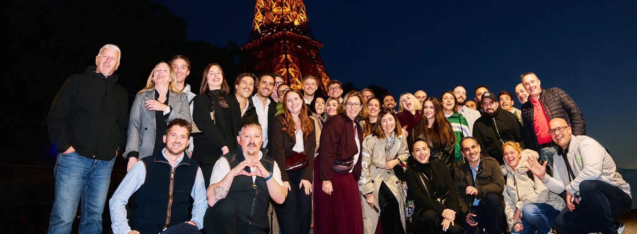 La fuerza detrás: el lanzamiento del nuevo panel solar de contacto posterior SunPower Origin con nuestros socios en París