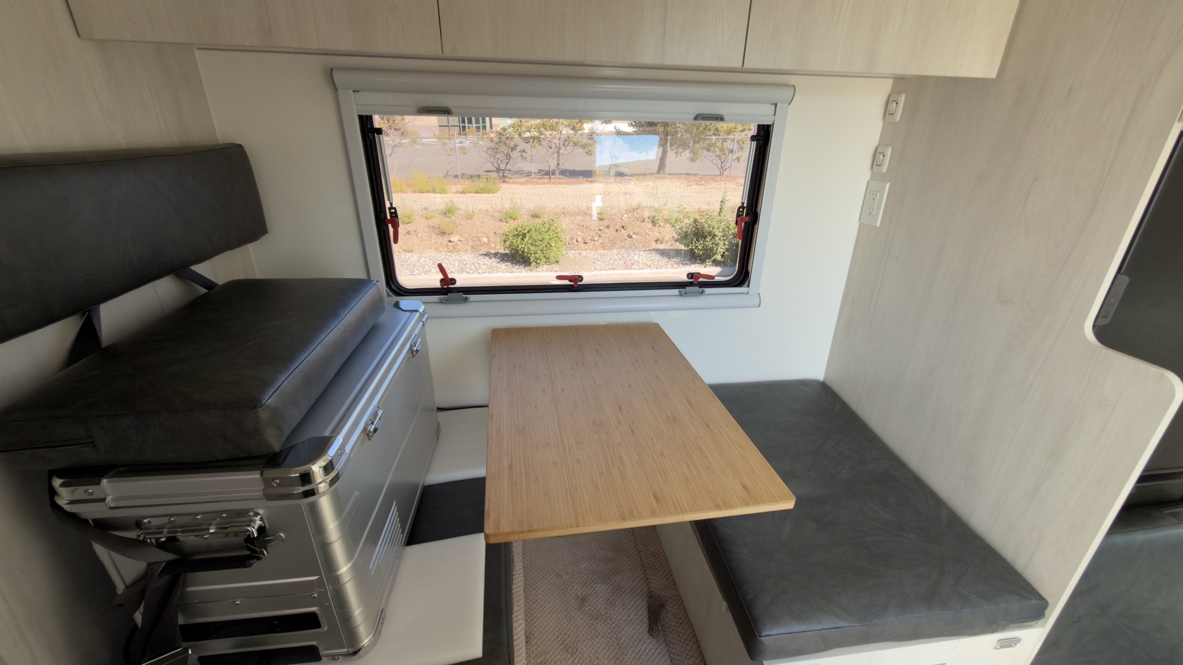 2025 AEONrv, dinette