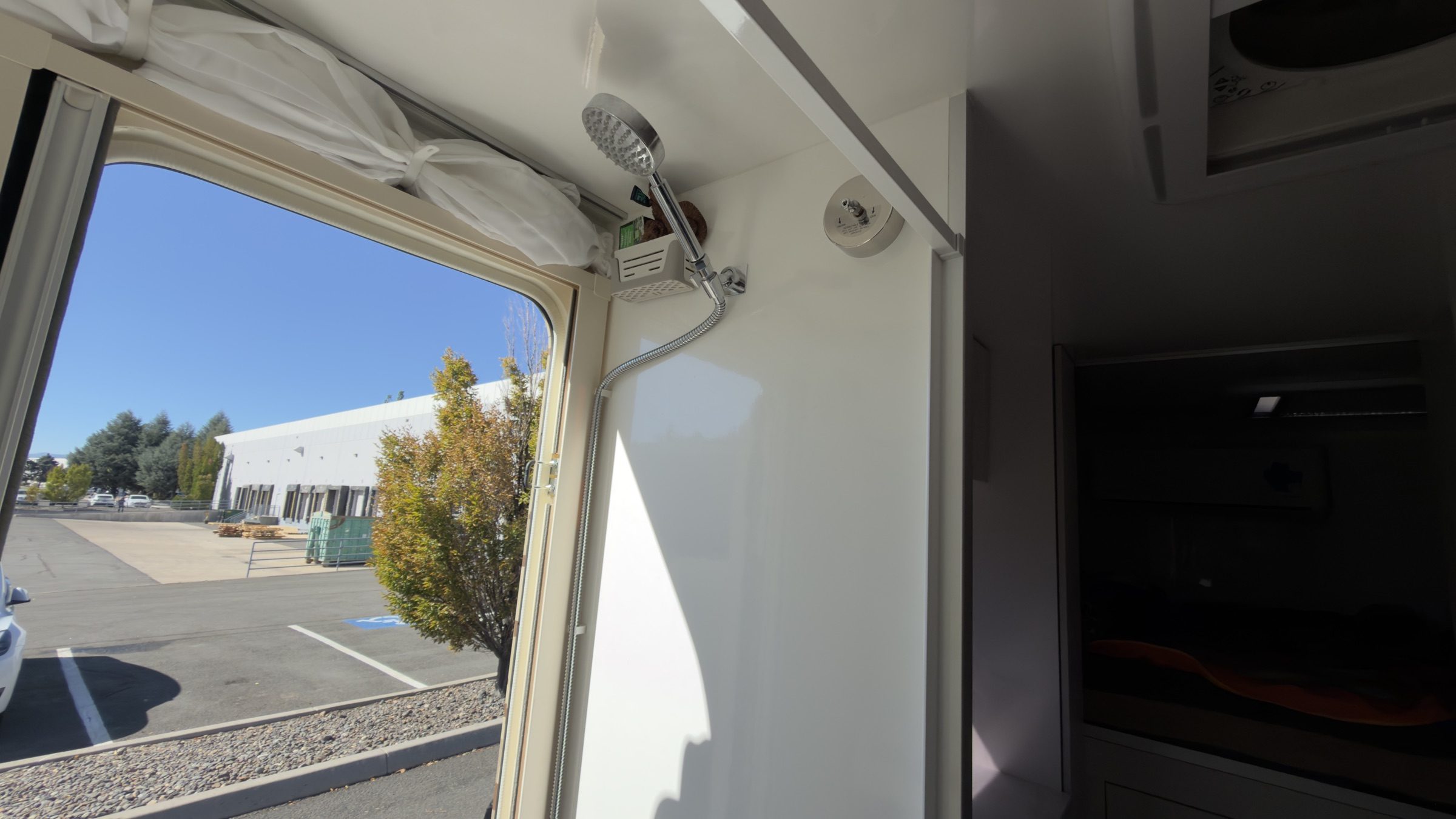 2025 AEONrv, entry and shower
