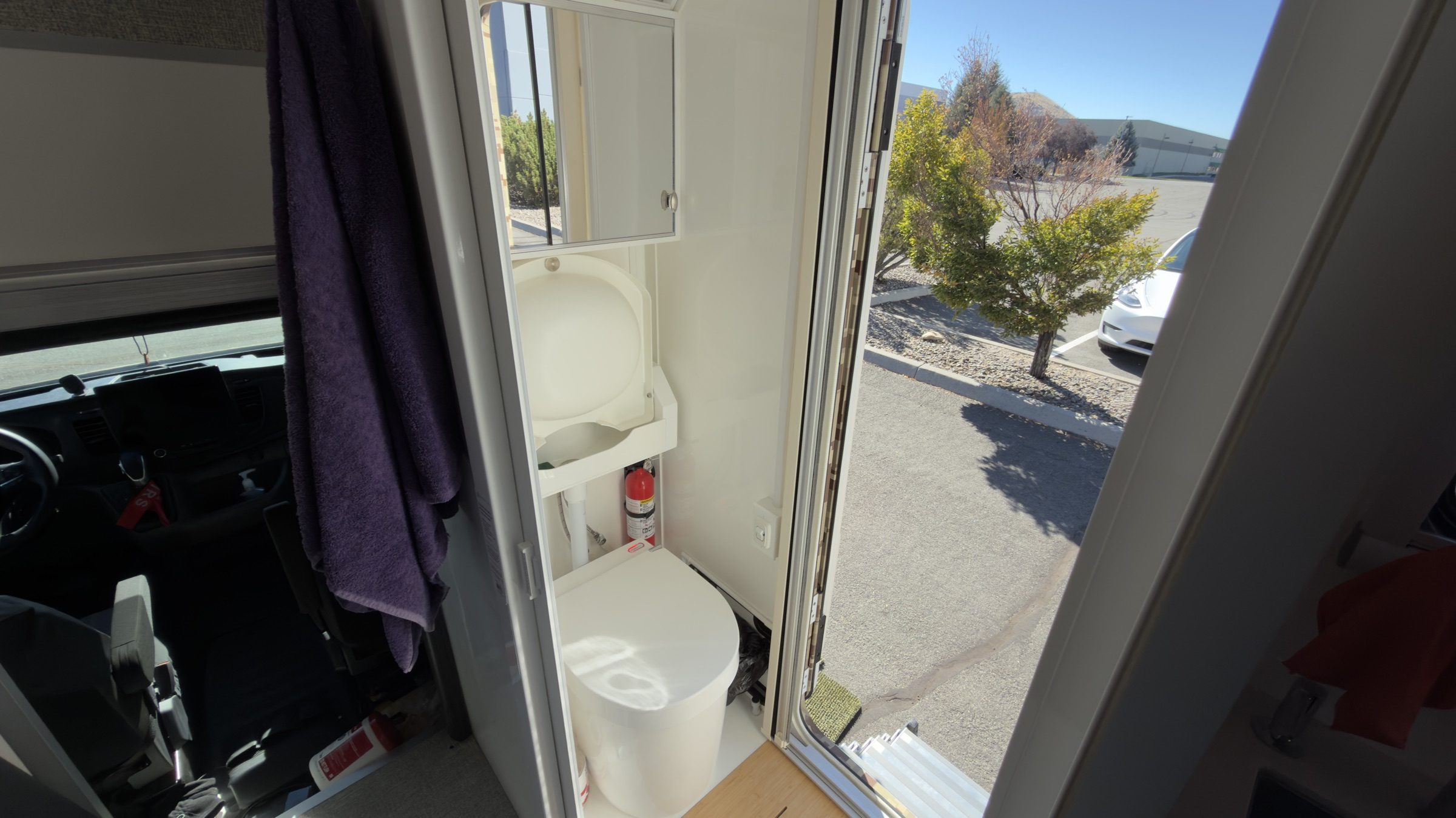 2025 AEONrv, bath