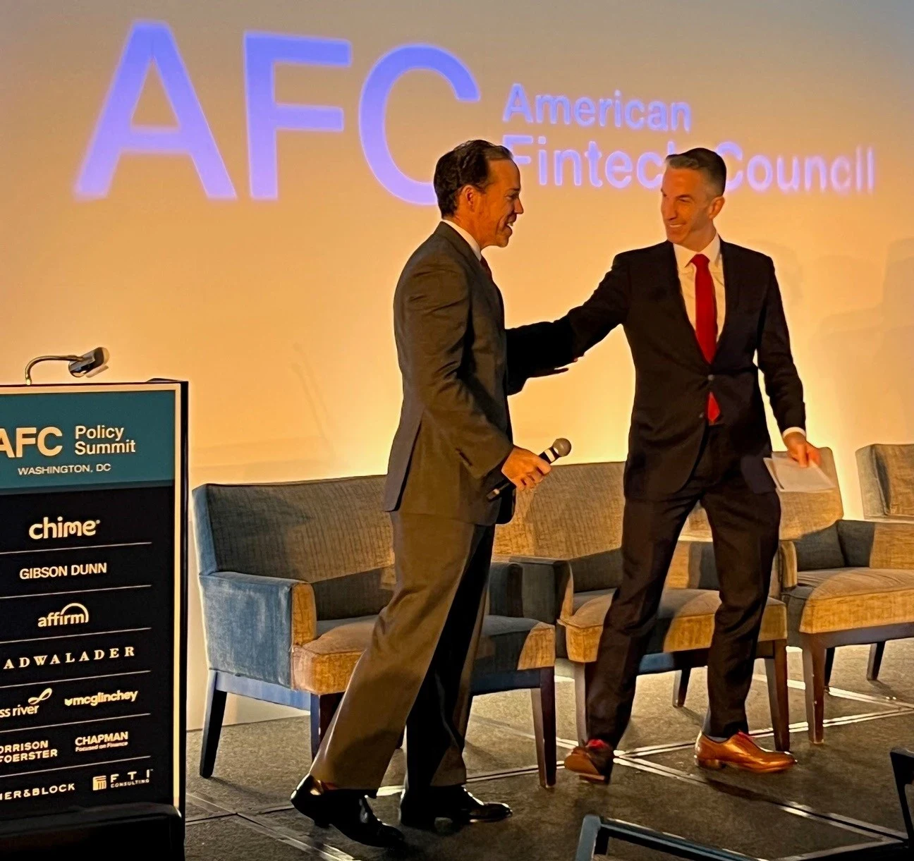 Phil Goldfeder welcomes Ed Vincent on Stage