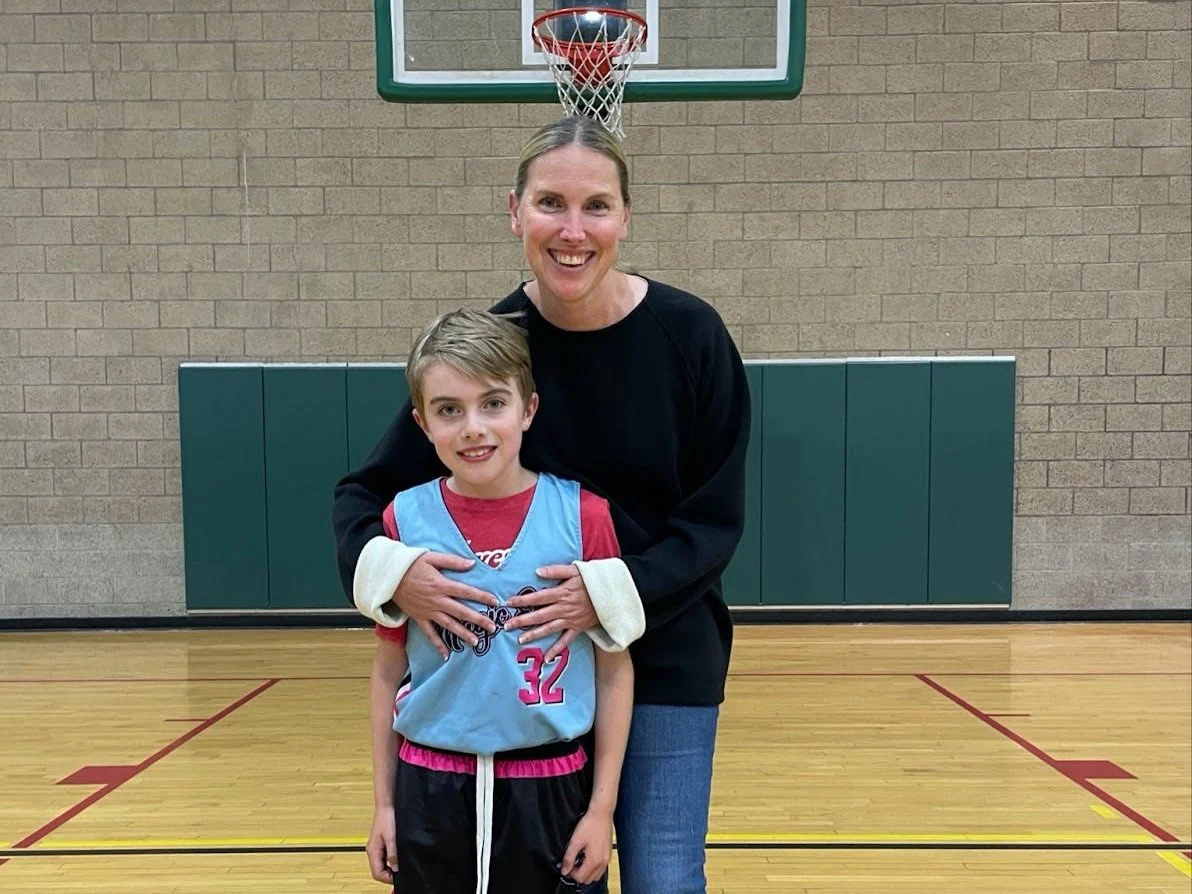 Family photo of the people who left the review.