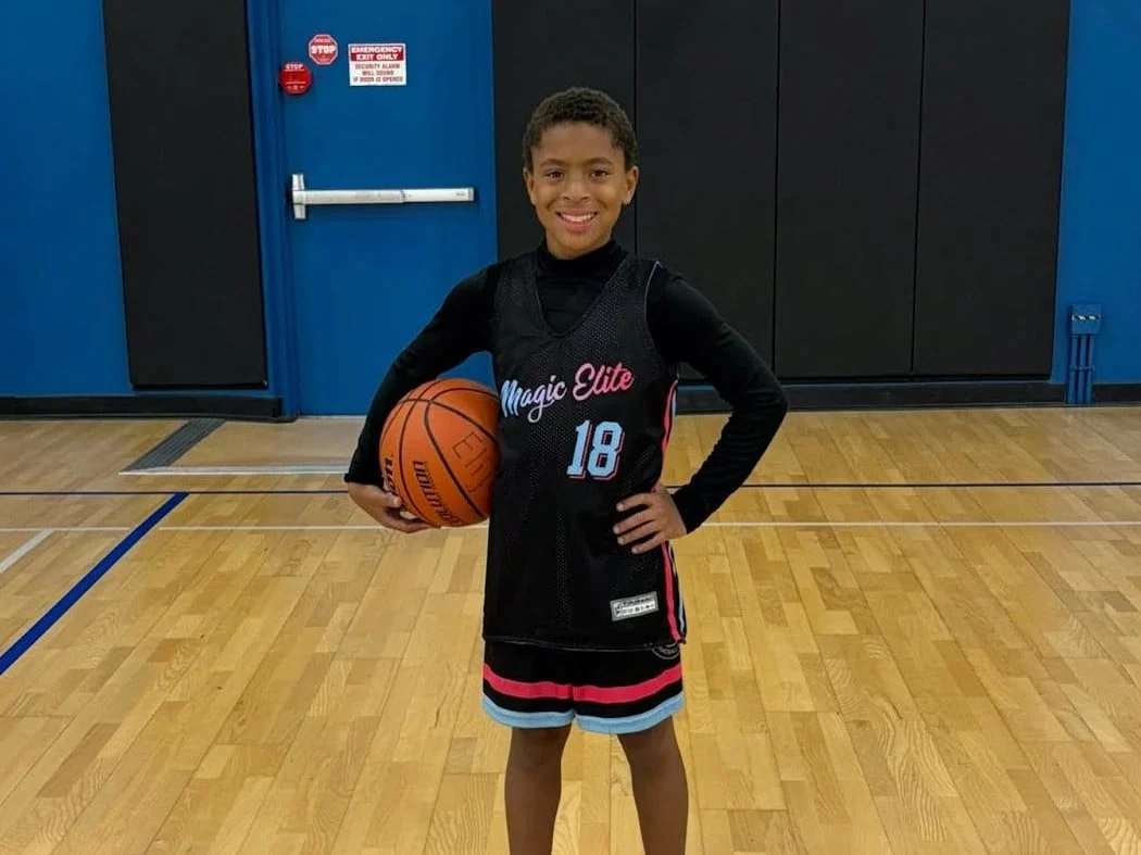 Family photo of the people who left the review.