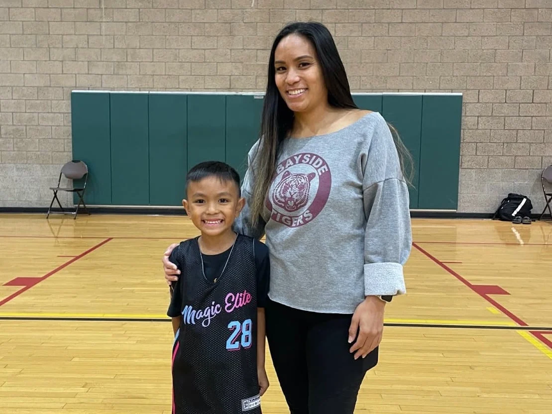 Family photo of the people who left the review.