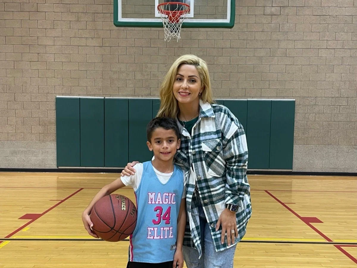 Family photo of the people who left the review.