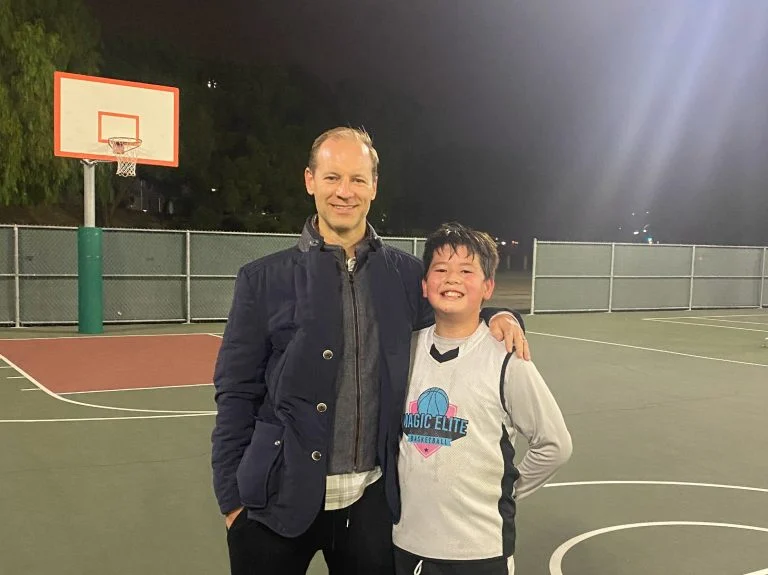 Family photo of the people who left the review.