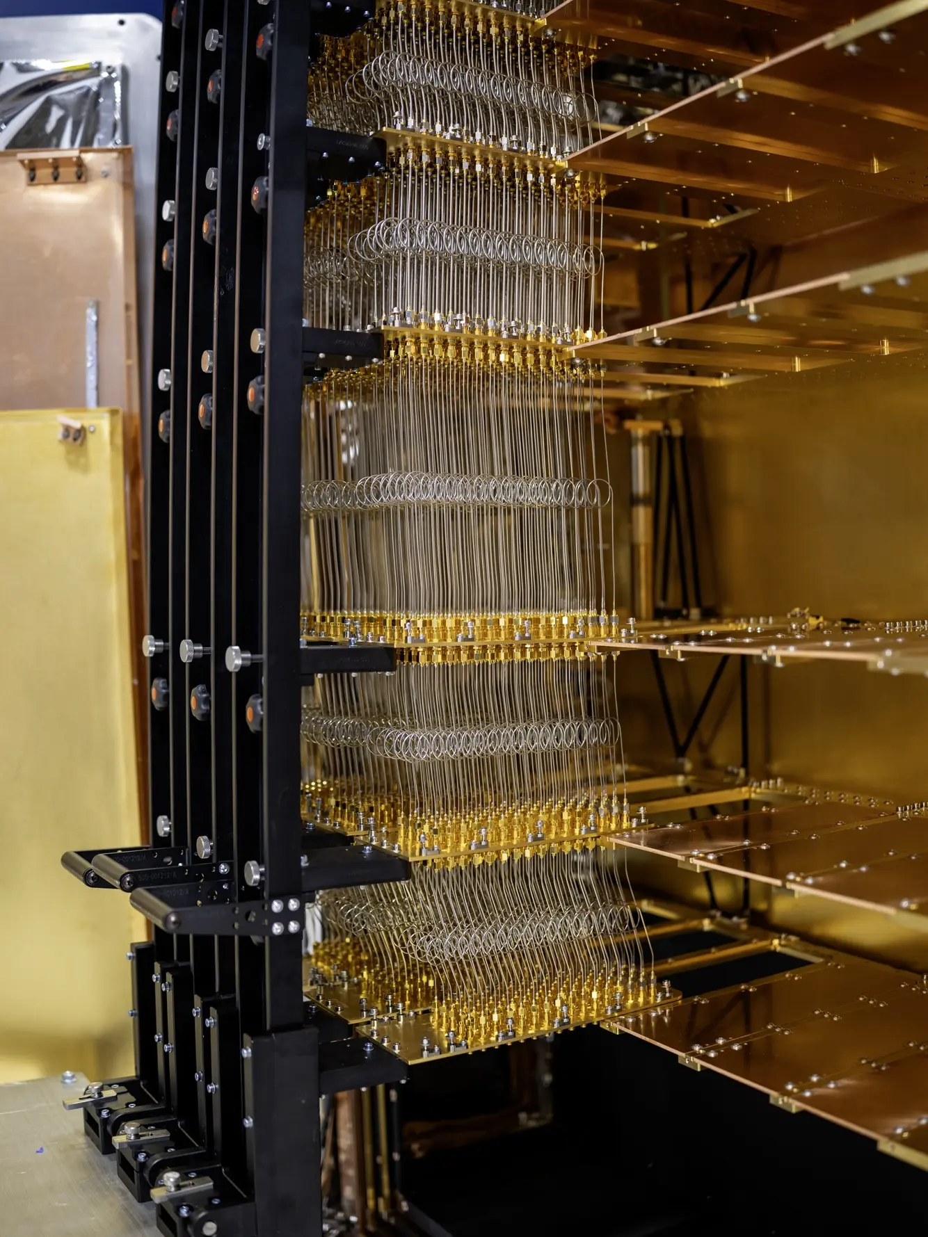 Maybell Big Fridge dil fridge inner wiring detail shot