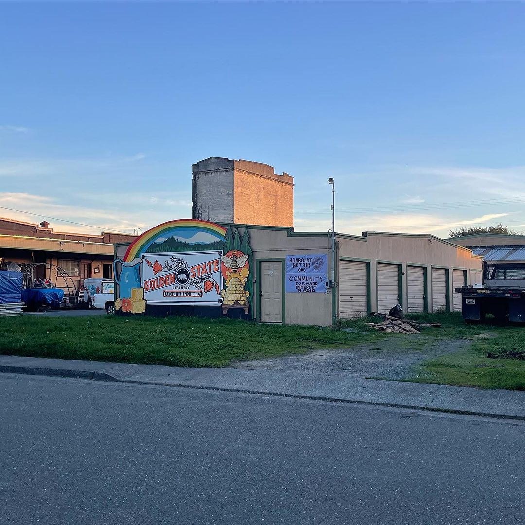 The outside of Humboldt Hot Air in the creamery district, Arcata