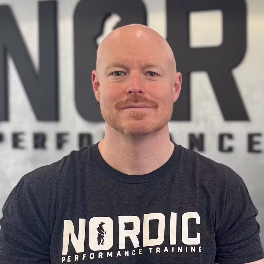 Profilbillede af Kasper Vinther – personlig træner, autoriseret fysioterapeut og medstifter af Nordic Performance Training i København.