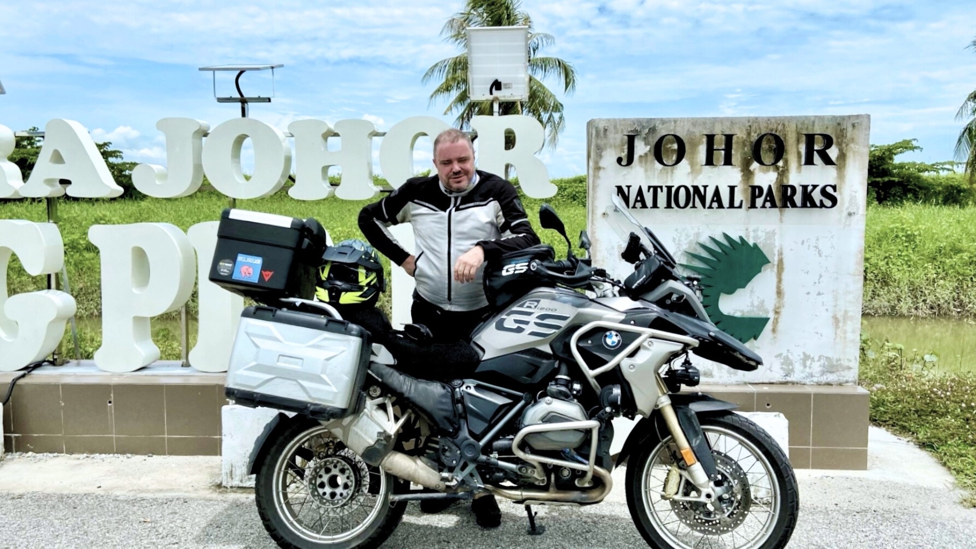 What Inspired Xavier's Move from IT in Belgium to Finance in Malaysia?