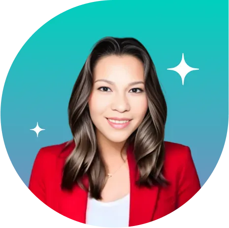 Portrait of Larissa Varela, Global Head of Growth Marketing at Pia, featured in a client testimonial recognizing her collaboration with Growth Natives.