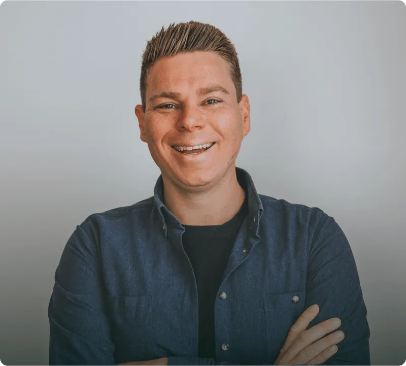 Portrait von Tobias Tenberg, Geschäftsführer von to the future GmbH