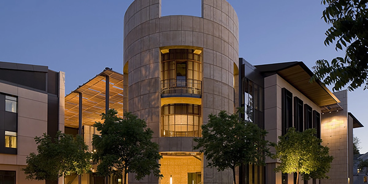 What law schools do legal academics come from?