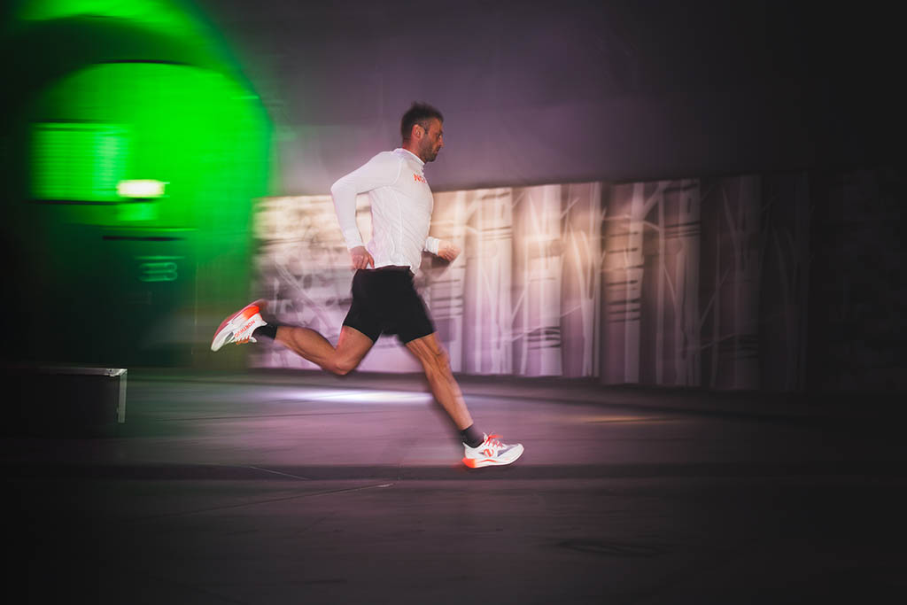 Petter Northug tester sine UP 30 Elite-karbonsko i Fyllingsdalstunnelen, Bergen.