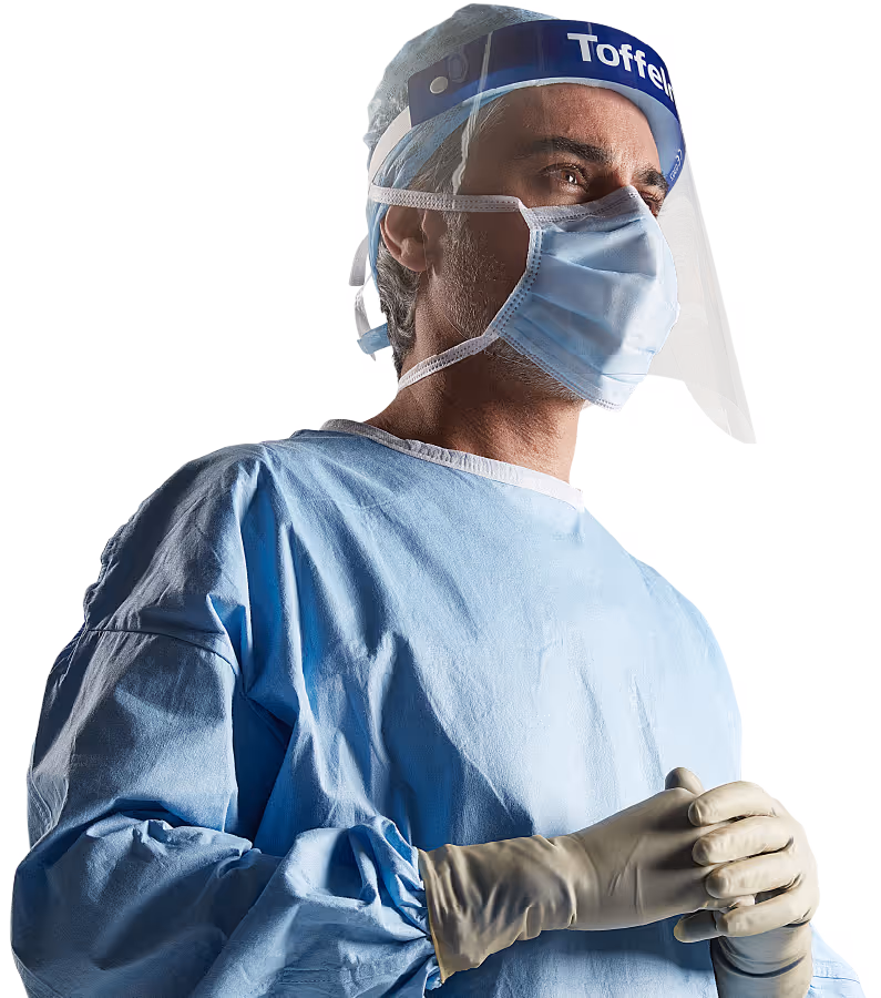 Surgeon wearing a Toffeln surgical gown