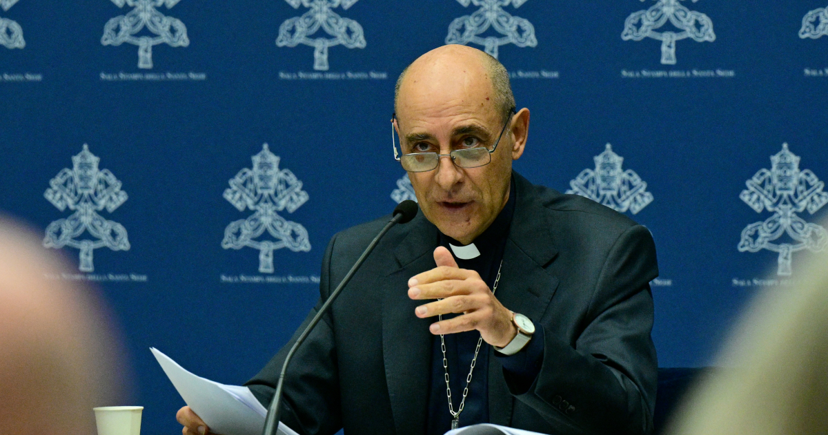 Signs of dialogue in a pivotal week for the Vatican