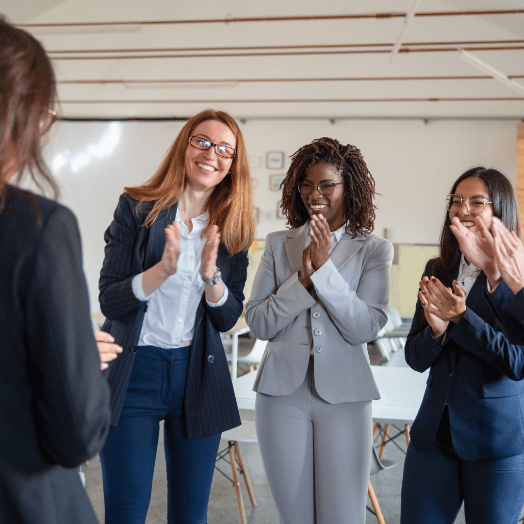 Participants engagés dans une activité de formation participative