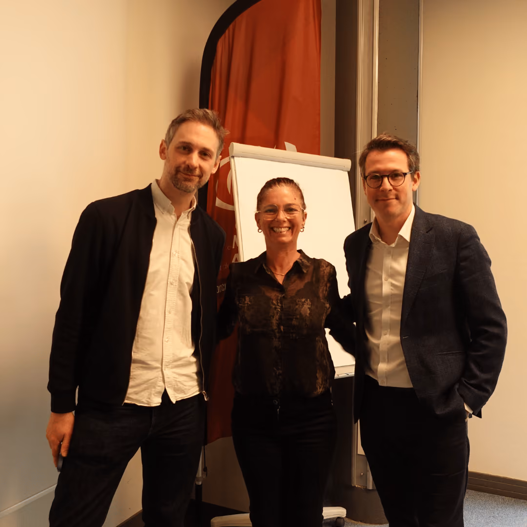 Formation présentielle en entreprise avec un psychologue-formateur