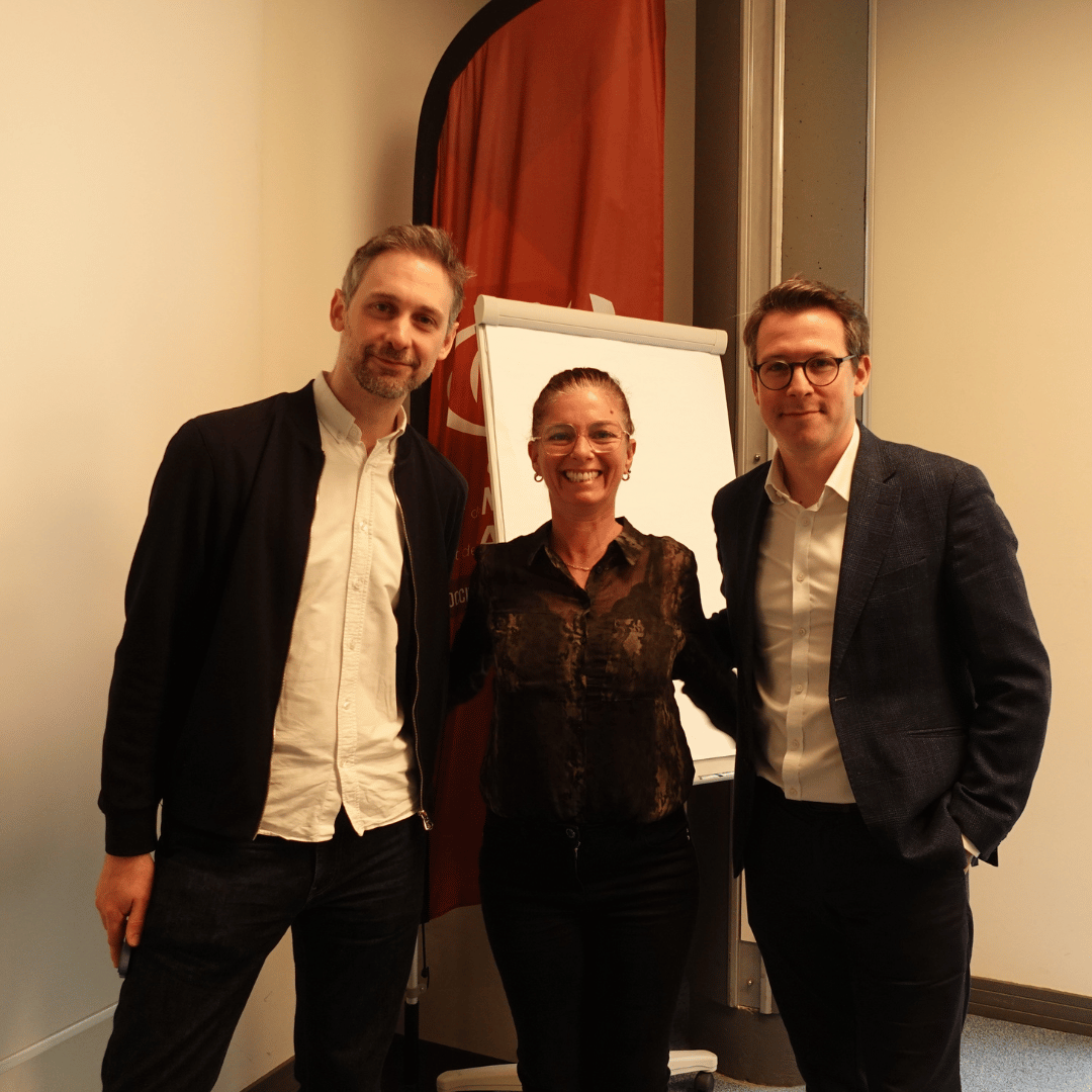 Formation présentielle en entreprise avec un psychologue-formateur