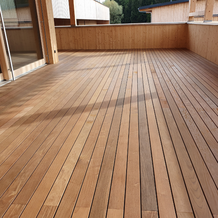 Balkon aus Holz