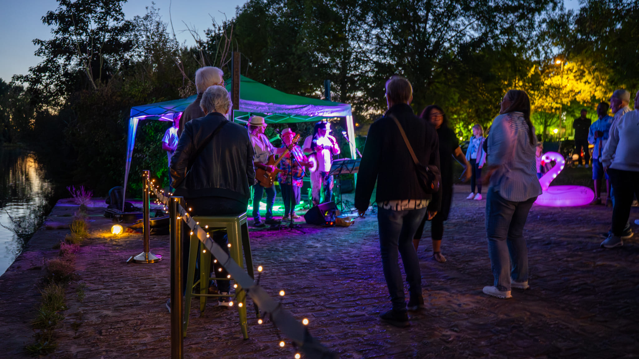 [background image] image of bustling food truck scene