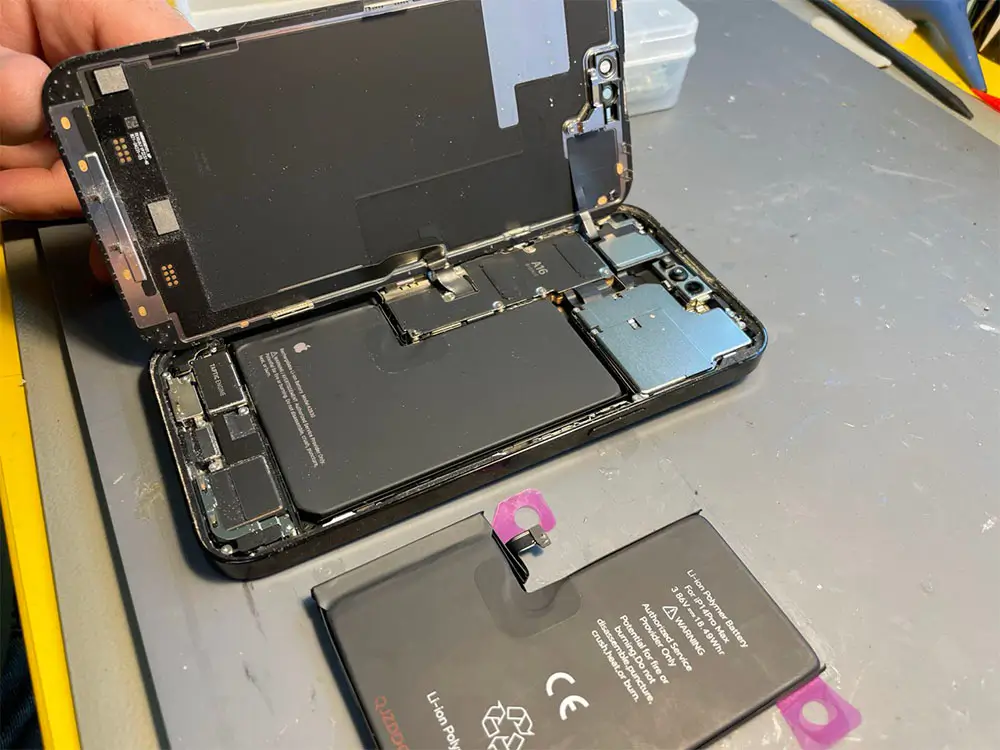 замена аккумулятора iphone